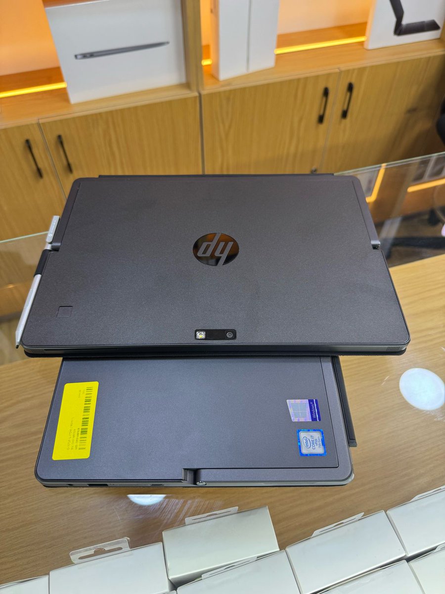 ropcheru_'s tweet image. 🚀 HP Pro X2 612 G2 🚀
✅ Core i7 7th Gen
✅ 8GB RAM | 256GB SSD
✅ Touchscreen + Stylus Pen 🖊️
Available at ksh 35,999 only 
Call/Whatsapp 0703674411 
📩
📍 BIHI TOWERS 

#LaptopDeals #HPProX2 #Touchscreen