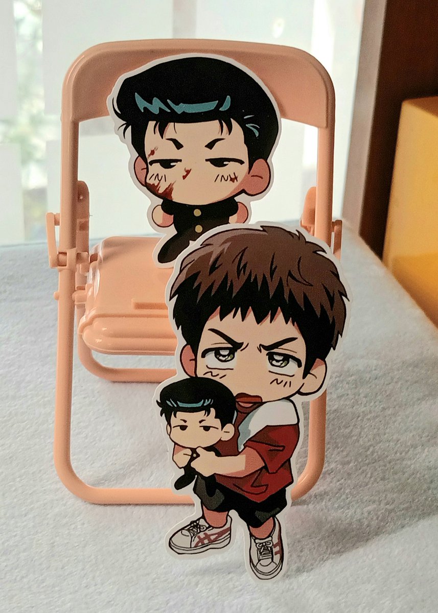 나눔 스티커가 걱정되서(지난날의 악몽) 혹시나 하는 맘에 라벨스티커도 그려봤어요
예상보다 조금 크지만 깔끔하게 나온거 같아 다행입니다...
일욜 3탐에 가져가겠사와요🥹