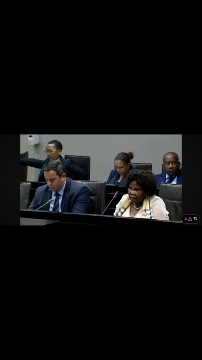 bontle61's tweet photo. We're not just voices, we're qualified professionals! 5000+ #UnemployedAgricGraduates demand our right to work! @jsteenhuisen @DOAgov_ZA, deliver real jobs, not excuses! #AgriculturalDevelopmentMatters https://t.co/70JbTtw4Ol