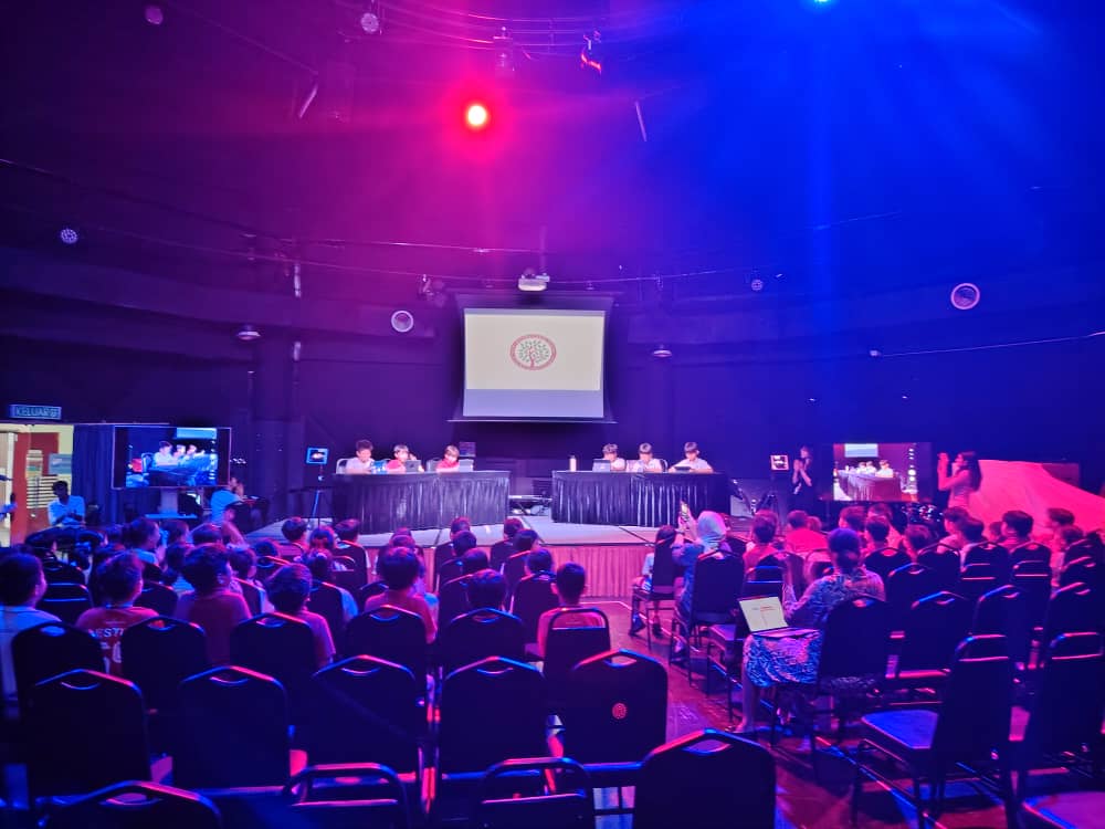 siekee_lau's tweet photo. Our school's first e-sport competition! E-sport is growing rapidly in the region. We are excited to expose this to our students, not just as players but as event organizers, designers, videographers, content creators and many more... https://t.co/o67VA1T9EQ