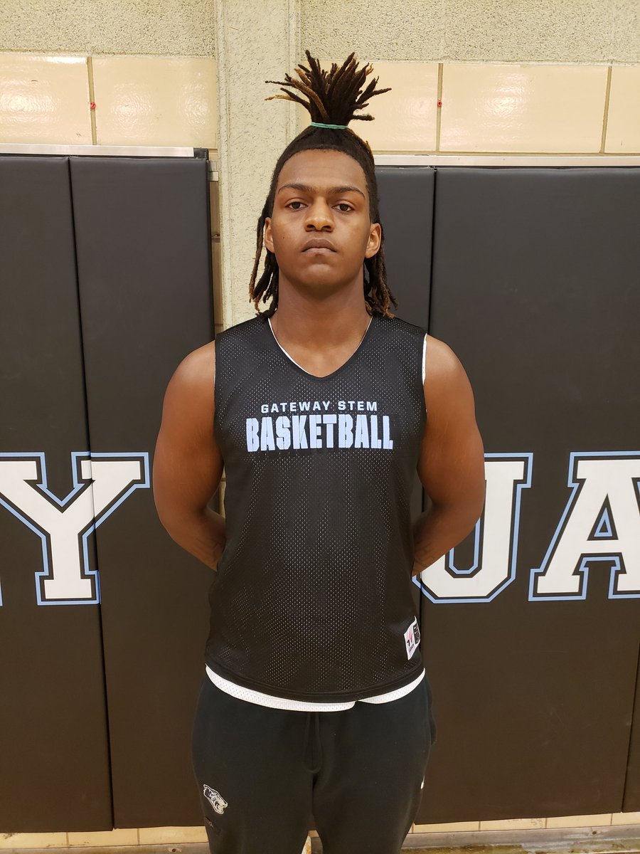 We had a HUGE win tonight 76- 67 against a tough and well coached Maplewood team. We were again led by Ben Dura(5'10Sr) 23pts, 8assists, 5steals and Dontrell Williams(6'5Sr) 21pts, 14 rebs. We advanced to the District Championship on Friday!!!
