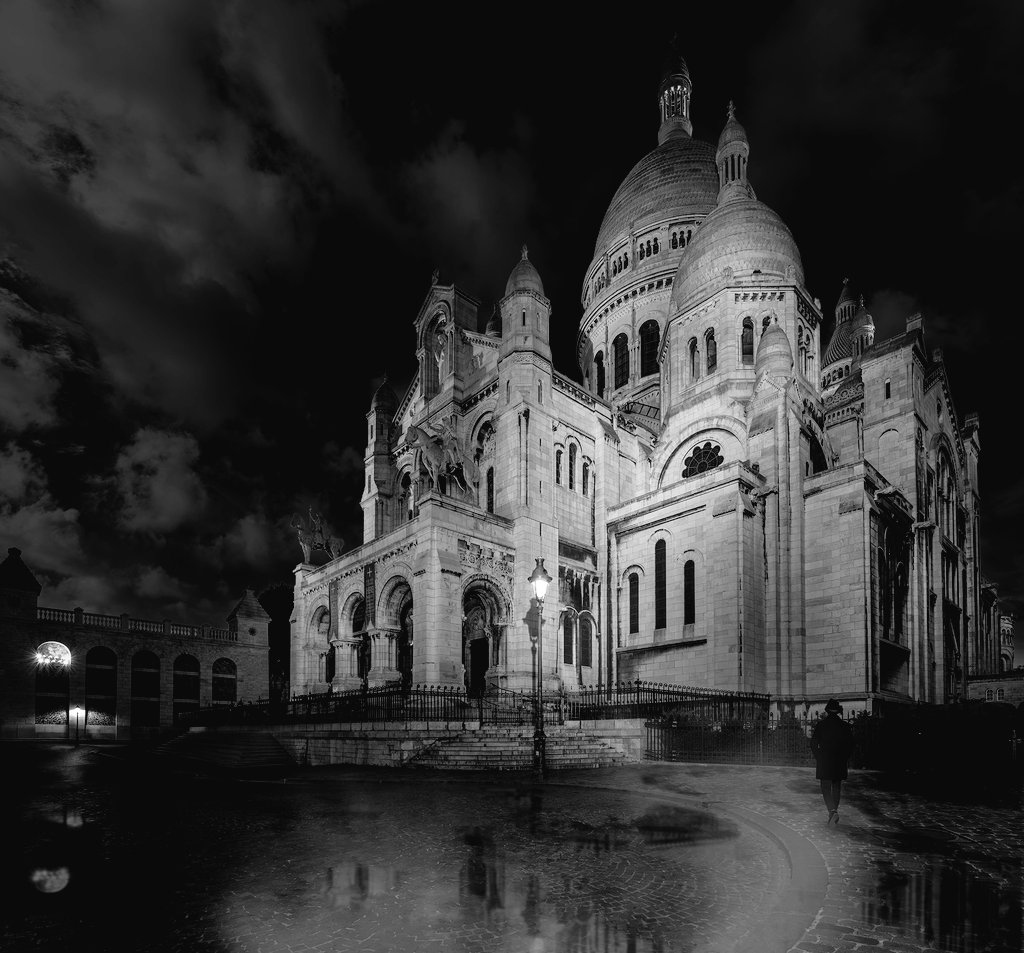 danielkhc's tweet image. Midnight solitude in Montmartre