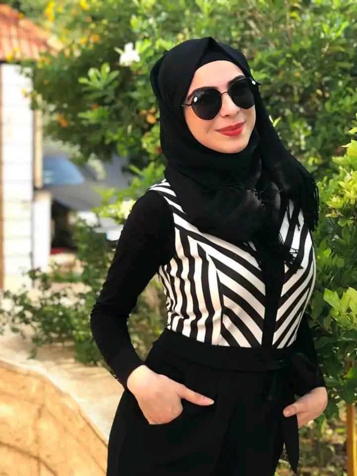 #صباح_آلخيــــر 🕊
﴿ وَأَشرَقَتِ الأَرضُ بِنورِ رَبِّها ﴾.
كل شيء يولد مع « الصباح » 
البركة ، الأمل ، النجاح ، السعادة 
قصه الأمس انتهت وقصة اليوم بدأت..صباح البدايات الجميلة 🕊

صباح الخير🕊
نجلاء باوزير