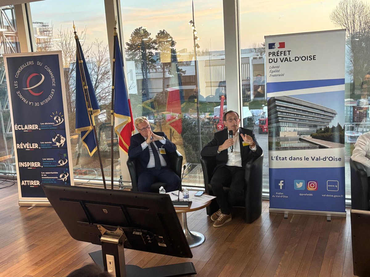 CEEVO95's tweet photo. #valdoise / #iledefrance / #CCEF / #Prefet95 / #CCI95 / #medef95 / #CPME95 / #Ceevo95 : Participation du CEEVO ce mercredi à la Soirée "Osez l'export", organisée par le Comité Val-d'Oise des CCEF et le Préfet du Val-d’Oise - https://t.co/n0P39LA3wK 
- https://t.co/lHnqAxaUmZ https://t.co/oQJ97s9b47