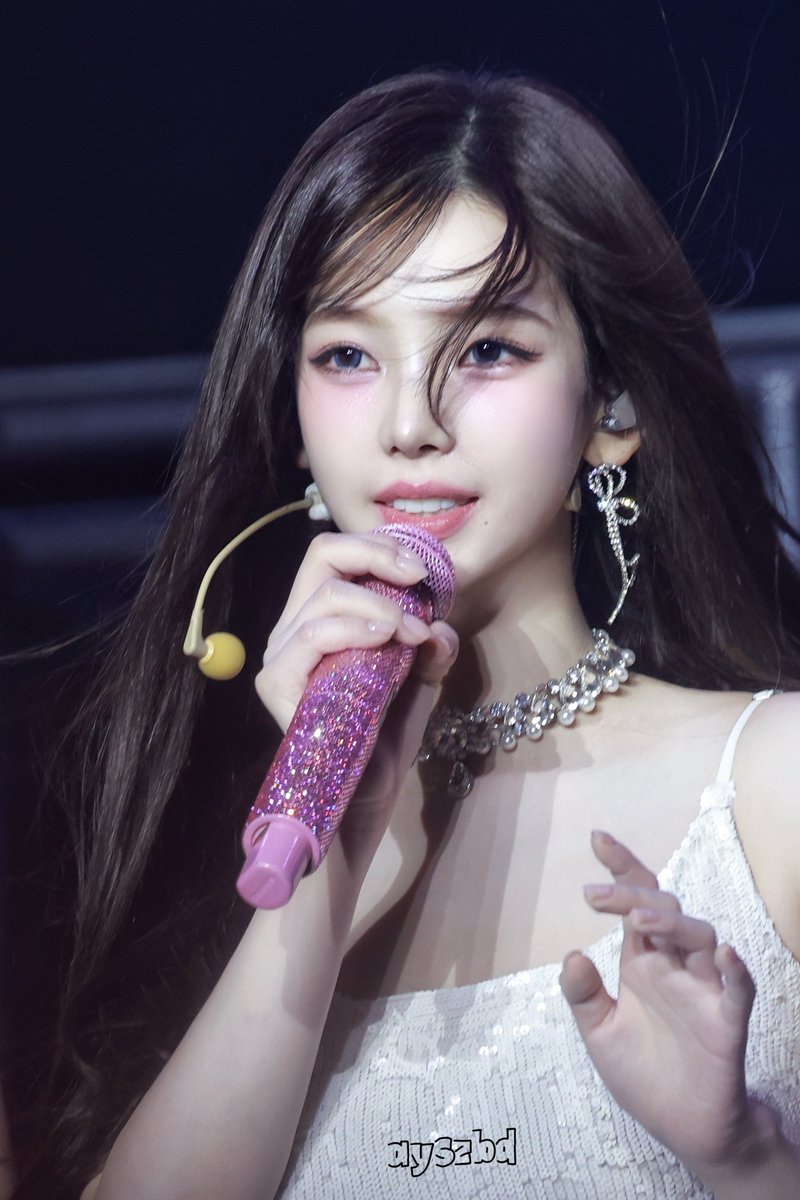ayeshizuibangd's tweet photo. 250304 Paris  
바람이 좋아
#aespa #KARINA
 #Karina  #Karina #카리나 #aespa #에스파 https://t.co/H1u5MhhpW8