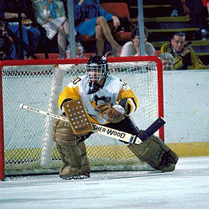 twan1021's tweet image. Goalies when Gretzky played vs Goalies when Ovechkin played: