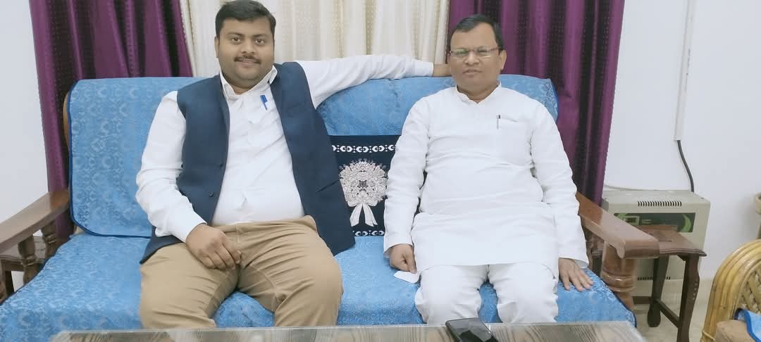 PremchandBPP's tweet photo. आदित्य प्रजापति जी को ADM प्रतापगढ़ बनाए जाने पर बहुत बहुत बधाई एवं शुभकामनाएं.................... https://t.co/3a6hoiZcj6