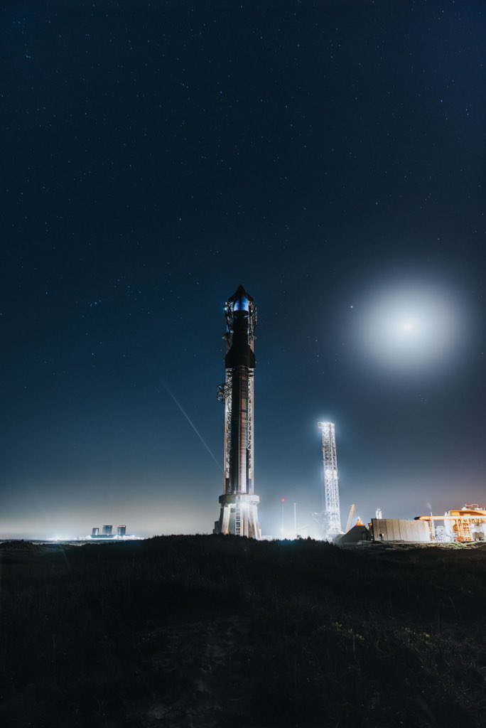 Starship 34 and Booster 15, the night before launch