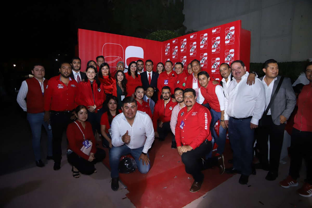 Acompañé al dirigente estatal del PRI, senador <a href="/NestorCamarillo/">Néstor Camarillo</a>, en el 96 aniversario de nuestro partido. ¡El PRI está más vivo, más fuerte y más unido que nunca! Hemos resistido embates y superado desafíos, porque no somos un partido de ocasión, somos un partido de nación.
