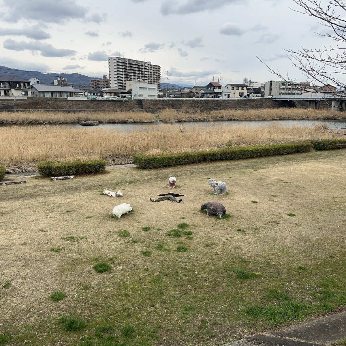 皆んな今何してる？
ちなみに俺はこれしてる。

（断じて確定申告の締め切りが近くなってきて、焦って自暴自棄になってるわけではない。断じて。。。）