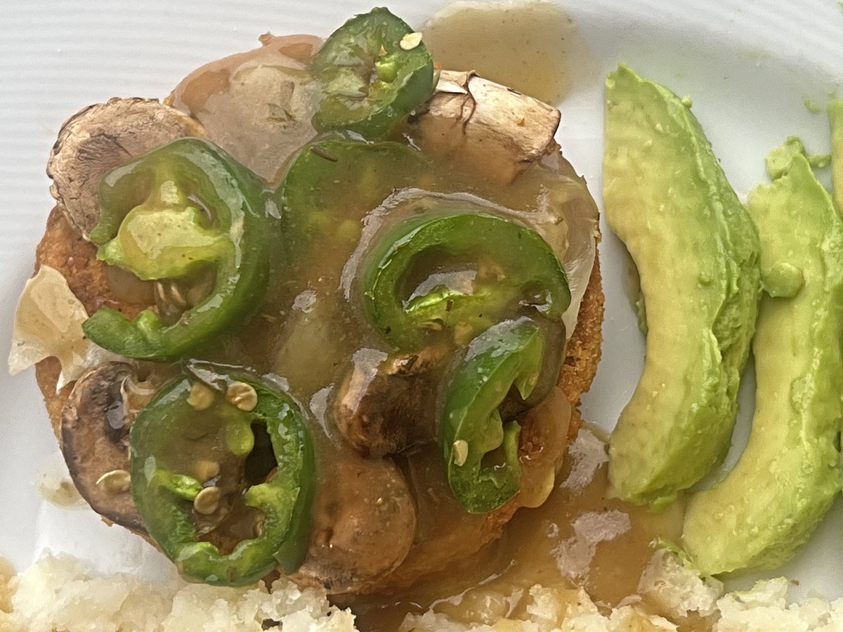 Robotvirgin's tweet image. Mashed Potatoes &amp;amp; Vegan Chicken with Gravy &amp;amp; Avocado!

.
.
.
.
.

#veganmasedpotatoes #mashedpotatoes #potatoes #veganchicken #chickn #veganmeat #veganprotein #avocado #avocadolover #vegan #veganfood #plantbased #veganism #veganfortheanimals #pdxvegans #portlandvegans #vegangravy