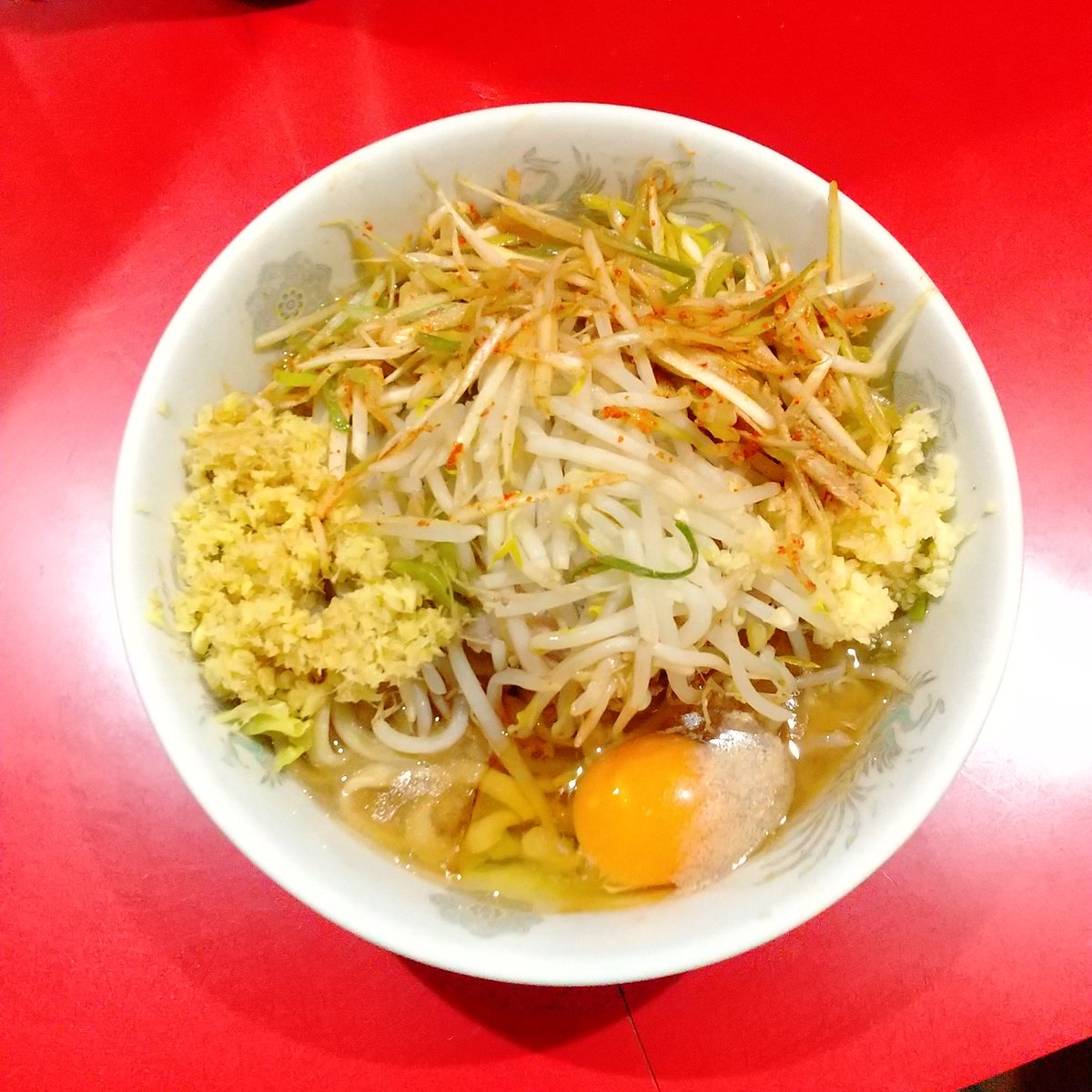 ラーメン二郎 千葉店さん
6杯麺 ミニ🍜（3.6）🤗
安定の美味さですね。👌
お世話さまでした。✨