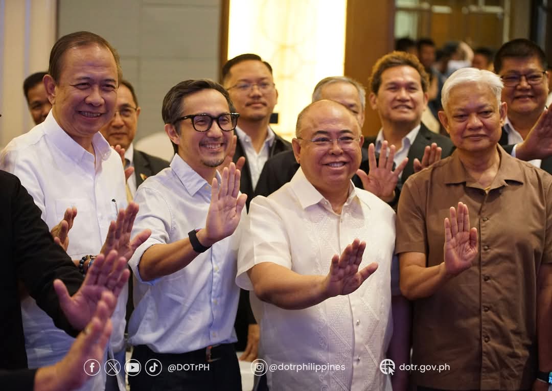 DOTrPH's tweet photo. ๐๐ ๐๐๐๐๐๐: Transportation Secretary Vince Dizon attended the Land Transportation Office - Philippines (LTO) 1st Quarter Regional Directors' Conference today, March 6.
READ HERE: https://t.co/UktePn6vSn
#DOTrPH๐ต๐ญ #LTO #BagongPilipinas #RoadSectorworks https://t.co/puFZP09WNt