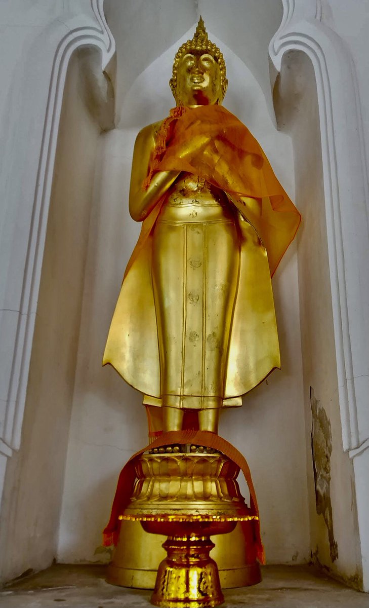 วันนี้วันพระ…ว่าด้วยเรื่อง
“สติสัมปชัญญะ”

ทางโลกียะ สติสัมปชัญญะ จะทำให้เราฉลาดและป้องกันทุกข์ได้

ทางโลกุตระ สติสัมปชัญญะ คือ หัวใจสำคัญของมหาสติปัฏฐานสี่(๔)

🙏🙏🙏