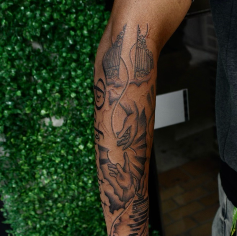 PrettyhueTattoo's tweet photo. 50% done this half sleeve just love how this turned out so far https://t.co/hbSd37hWXj