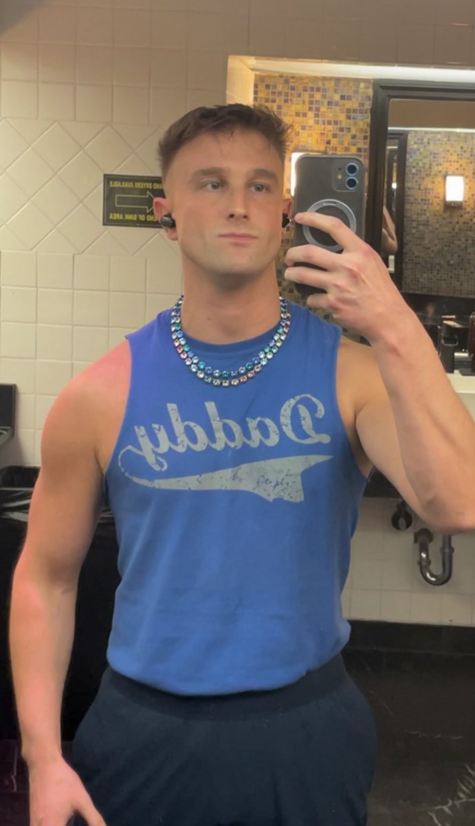 Dannyman511's tweet photo. Worship your daddy ๐ซก๐
๐ช๐ผ๐ฆถ๐ผ๐ #alpha #skin #daddy #bossy #dom #aggressive #longworkout #edibles https://t.co/qDMh7MbaAi