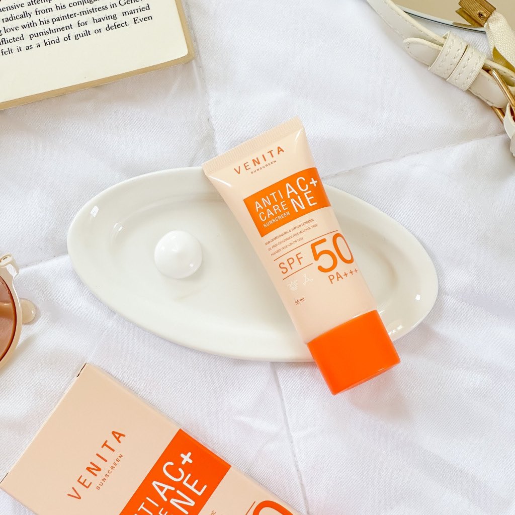 ช่วงนี้แดดแรง☀️อย่าลืมปกป้องผิวตัวเอง👇🏻
VENITA ครีมกันแดดเวนิต้า Venita Anti-Acne Care Sunscreen SPF50/PA+++plus เนื้อครีมเจล ซึมเร็ว ในราคา ฿130 - ฿259 ที่ s.shopee.co.th/w2ig2Xez