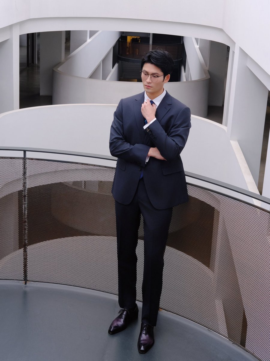MuTouMT's tweet photo. 一天西装哥哥 https://t.co/9O22EKBbcW