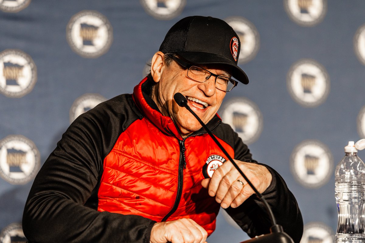 YouthHockeyHub's tweet image. BHS Class A State
Highly Quotable

"I'm going to do it as long as my wife allows me to, and I can bend over and tighten my skates. I love it. That's why I love being around these kids. They love this game."

"I'm going to do it as long as I can. I can't imagine not doing it."

-…