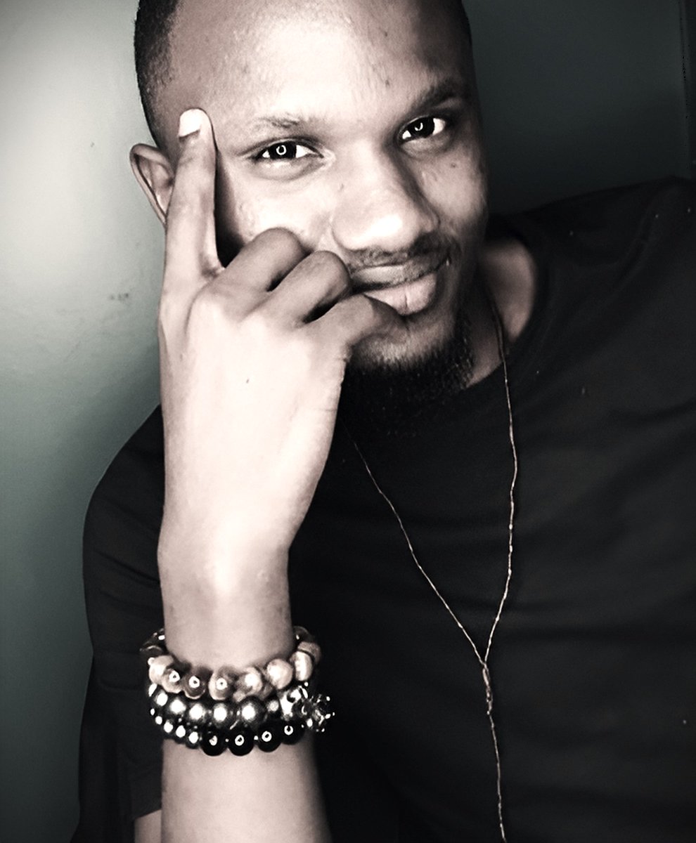 SMACK Creatives (@smackcreatives) on Twitter photo .<a href="/Dungumichael/">Michael Ddungu</a>'s an incredibly gifted ballpoint pen artist.
Always unreal to busk in his craft!
#DucInSublimeAltum✨ .<a href="/Dungumichael/">Michael Ddungu</a>'s an incredibly gifted ballpoint pen artist.
Always unreal to busk in his craft!
#DucInSublimeAltum✨