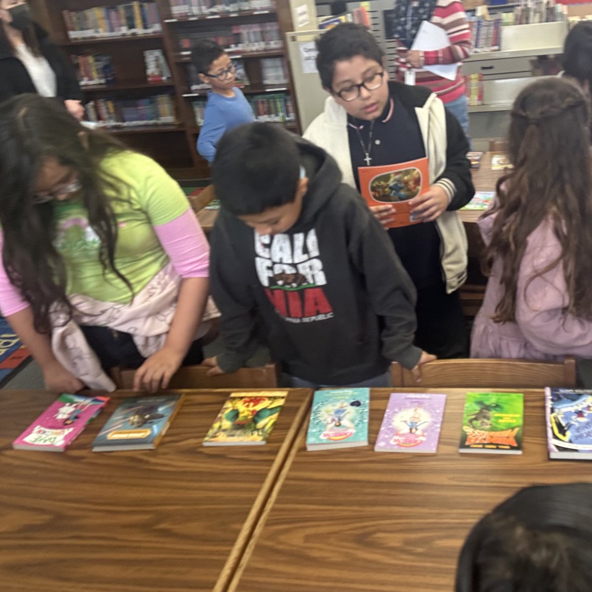 Wolverines selected a new book to keep for free in celebration of Read Across America Week… thanks to Reading is Fundamental!#readacrossamericaweek #workmanwolverinepride #workmanelementaryschool #proudtobehlpusd