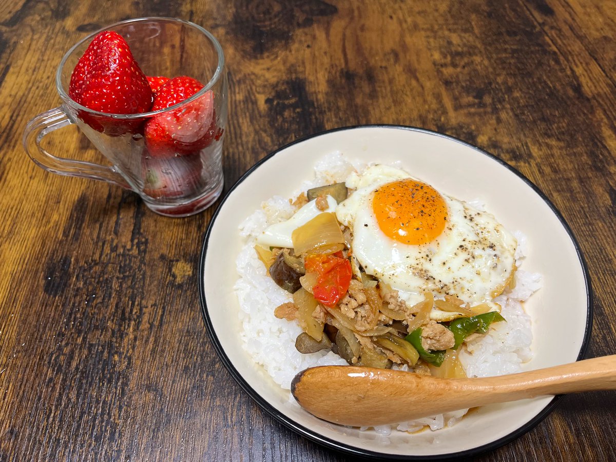 Xは今まであまり動かさずにきたけど、これからはぼちぼち更新頑張ってみようかな、と思ってます(ง ･֊･)ง´-

稽古場で毎日おしゃれな皆様見てたから、ちょっとだけ美意識上がったかもしれないし…笑

今日はレッスン！
くたくたになるまで頭使ってきます！！

🔽今日の私と先日作ったガパオライス。