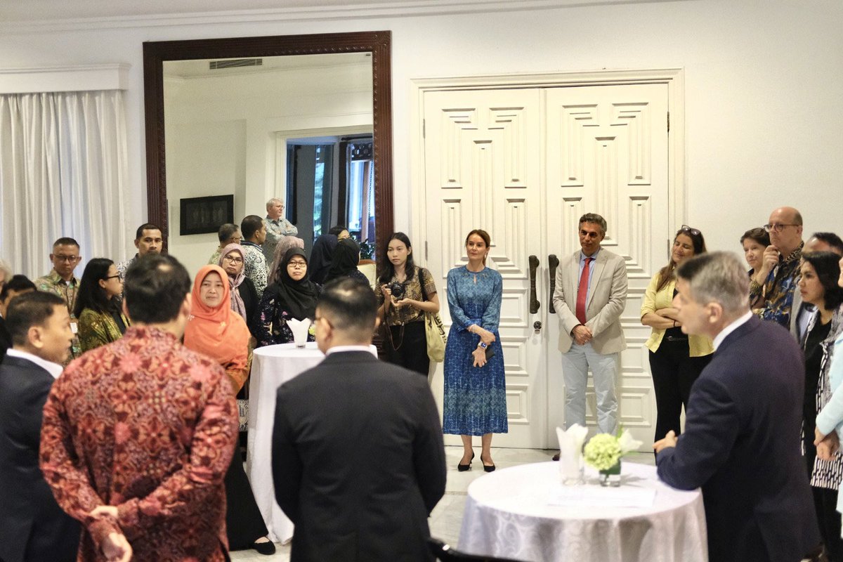 It was an honour to host <a href="/bksapdpr/">BKSAP DPR RI</a> leading MPs &amp; Members of the 🇪🇺🇮🇩Friendship Group for a discussion and Iftar at the EU residence. #EUIndonesiaTrustedpartners