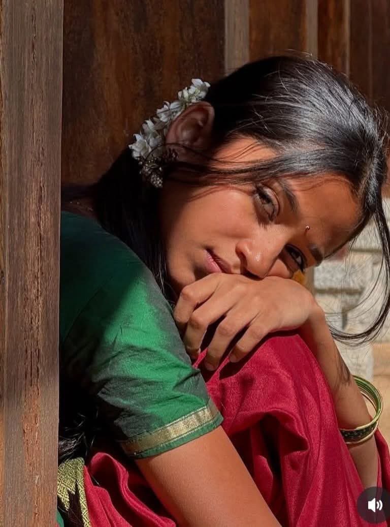 हाथ छुड़ाने भर से अनुबंध नहीं टुटा करते,.

किसी से बिछड़ने के लिए पाषाण होना पड़ता है एक हृदय को

Everything ❤️❤️