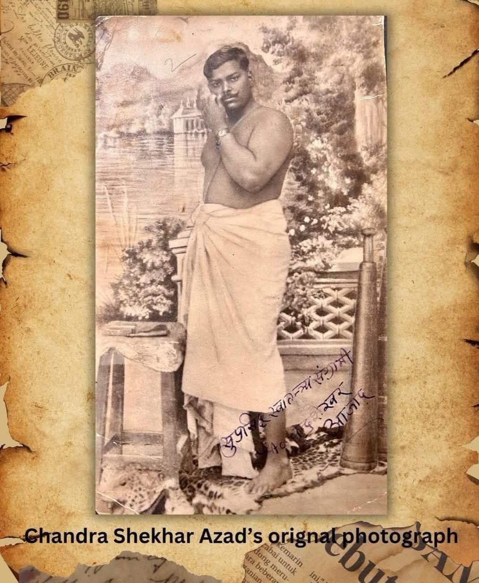 चन्द्रशेखर आजाद के बारे मे एक अंग्रेज अफसर ने लिखा हैं कि मैं रेलवे क्रोसिंग पर चेकिंग कर रहा था। सूचना थी कि आजाद शहर मे हैं। दो थानो की मय फोर्स भी साथ थी। आजाद बुलेट से रुकते हैं, मैं उनको जाने देता हूँ। तभी साथी मातहत सिपाही टोकता हैं, साहब ये पण्डित जी हैं। कांधे पे जनेऊ,