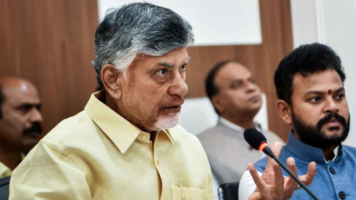 AndhraNexus's tweet image. 🚨 𝗡𝗼𝘁 𝟯, 𝗜’𝗺 𝗚𝗼𝗶𝗻𝗴 𝗧𝗼 𝗣𝗿𝗼𝗺𝗼𝘁𝗲 𝟭𝟬 𝗟𝗮𝗻𝗴𝘂𝗮𝗴𝗲𝘀: AP CM Chandrababu Naidu
#AndhraPradesh #LanguagePolicy