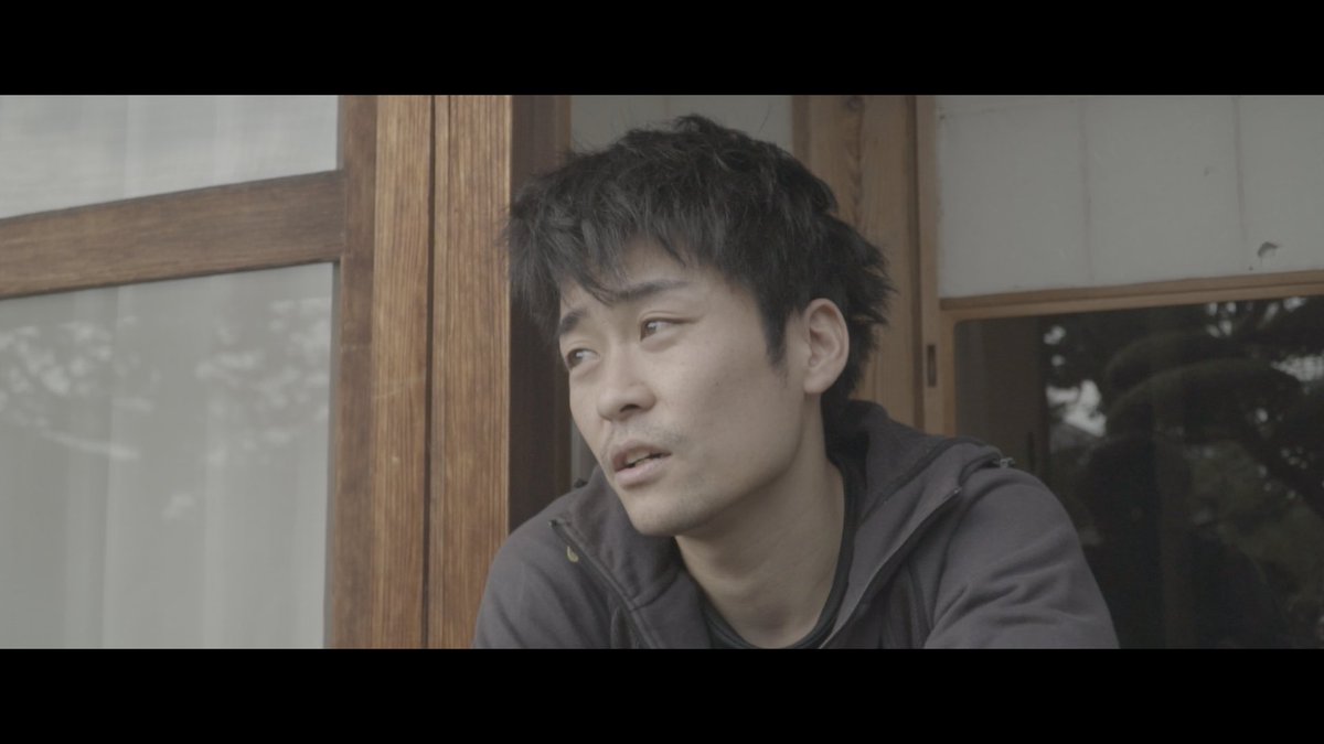 eibi_actors's tweet photo. 短編映画『かよこ×かよこ』
🕯️第1章 スチール公開🕯️

白川は亡くなった香世子の霊と会うために、霊媒師のいる屋敷へ訪れるのであった…

脚本・編集・監督  横浜聡子、受講生一同
出演：愛、植田悠、シオザキ、釜口恵太、小松遼太、兵藤公美
撮影：伊藤凜太郎
撮影助手：土田百恵
録音：大澤愛花 https://t.co/T6EoN9CyO7
