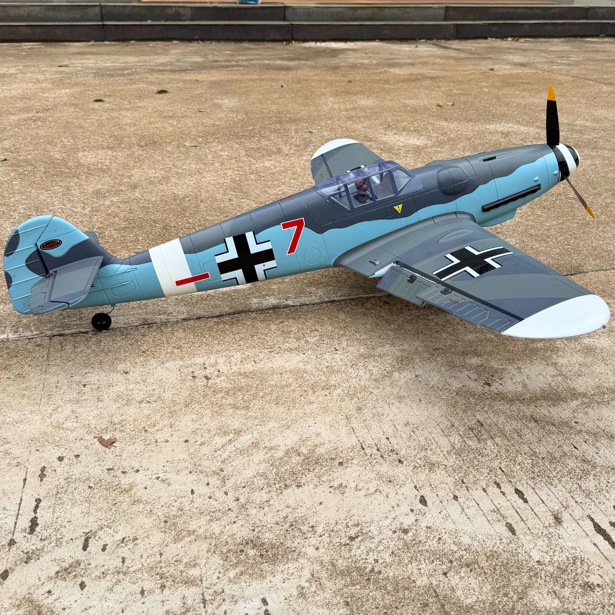 dynamhobby's tweet image. Dynam Messerschmitt BF-109 V2 isn’t just a great RC plane; it’s a tribute to aviation history. With a 1300mm wingspan, realistic flaps, and a high-performance 4S system, it’s the perfect blend of scale details and modern performance. 
dynamrc.com/products/messe…
#dynamrc #rcbf190