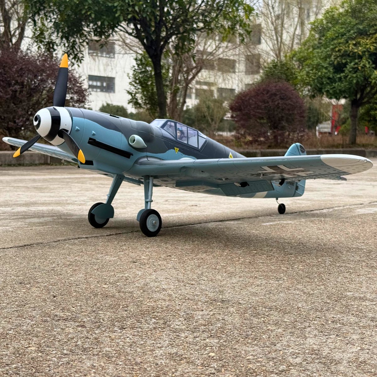 dynamhobby's tweet image. Dynam Messerschmitt BF-109 V2 isn’t just a great RC plane; it’s a tribute to aviation history. With a 1300mm wingspan, realistic flaps, and a high-performance 4S system, it’s the perfect blend of scale details and modern performance. 
dynamrc.com/products/messe…
#dynamrc #rcbf190