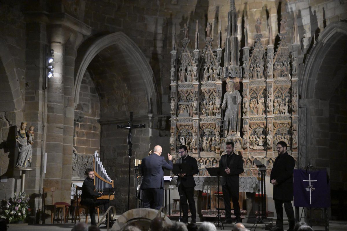 Antoni Gelonch (@antoni_gelonch) on Twitter photo Brillantíssim Concert inaugural dl festival DE LLUM I TENEBRES ahir a càrrec d <a href="/ensemblemorales/">Ensemble Cristóbal de Morales</a>, dirigit x <a href="/perelluis_/">Pere Lluís Biosca</a> , a Sant Llorenç.
El camí d l’Ars Nova al Renaixement el vàrem transitar amb compositors catalans, francesos i anglesos dls segles XIV al XVI. <a href="/Horitzons2050/">Fundació Privada Horitzons 2050</a> Brillantíssim Concert inaugural dl festival DE LLUM I TENEBRES ahir a càrrec d <a href="/ensemblemorales/">Ensemble Cristóbal de Morales</a>, dirigit x <a href="/perelluis_/">Pere Lluís Biosca</a> , a Sant Llorenç.
El camí d l’Ars Nova al Renaixement el vàrem transitar amb compositors catalans, francesos i anglesos dls segles XIV al XVI. <a href="/Horitzons2050/">Fundació Privada Horitzons 2050</a>