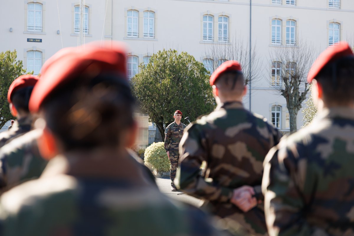 Au terme de leur FGI, les réservistes se sont vus remettre le béret rouge, signe de leur entrée dans la famille du grand 8. Ils pourront poursuivre leur formation afin de gravir les échelons au sein de la réserve opérationnelle.🪖

👉Plus d'infos sur : reservistes.defense.gouv.fr