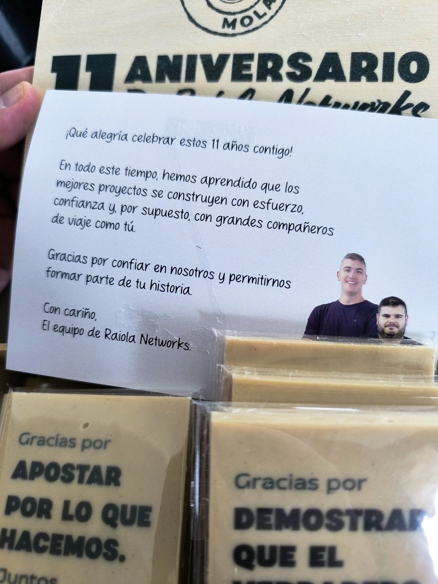 Muchas gracias!!

Pero sobretodo gracias a vosotros <a href="/RaiolaNetworks/">Raiola Networks</a> por estar cuidando de nosotros todos estos años!!

A ver quién hace dieta con tanta galleta 😂
