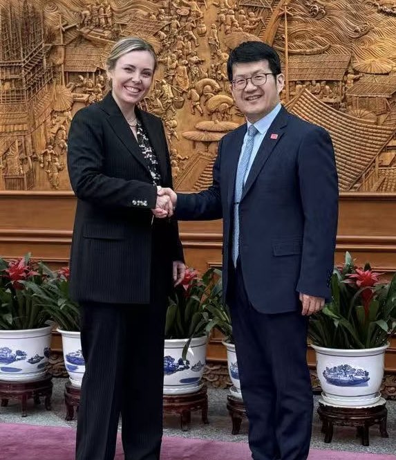 Amb María Mjōll Jónsdóttir Pol Dir  &amp; DG LI Jian MFA European Dept discussed strengthening the green transition coop  of 🇮🇸 &amp; 🇨🇳 in the context of the 30th Anniver of Embassy of 🇮🇸 in 🇨🇳 and high level visits &amp; Beijing +30 They also discussed the  security threat of the war in 🇺🇦