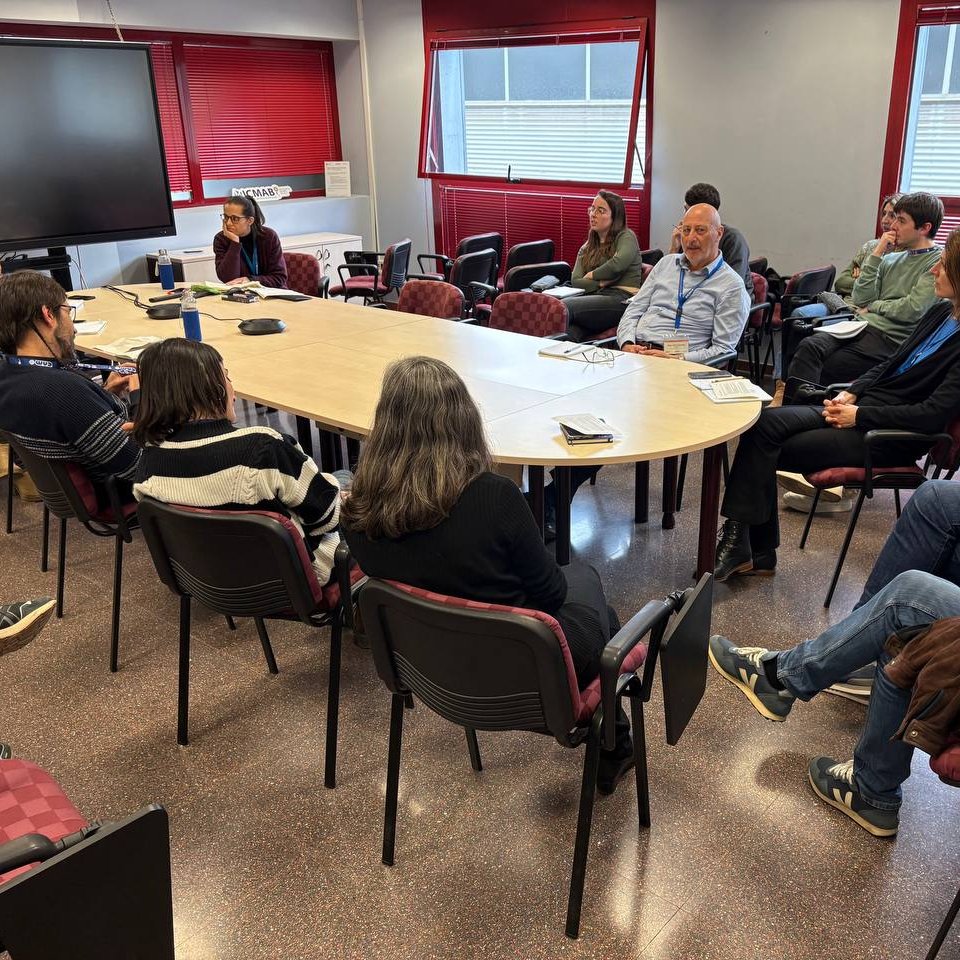 🚀 The Bi(o)lateral Day at <a href="/icmabCSIC/">icmabCSIC</a> &amp; <a href="/imb_cnm/">IMB-CNM-CSIC</a> is going great! Engaging talks, new collaborations, and exciting #bio research discussions. Looking forward to more insights this afternoon! 🔬 #BioResearch #Collaboration #ScienceForHealth 🤝icmab.es/bi-o-lateral-d…