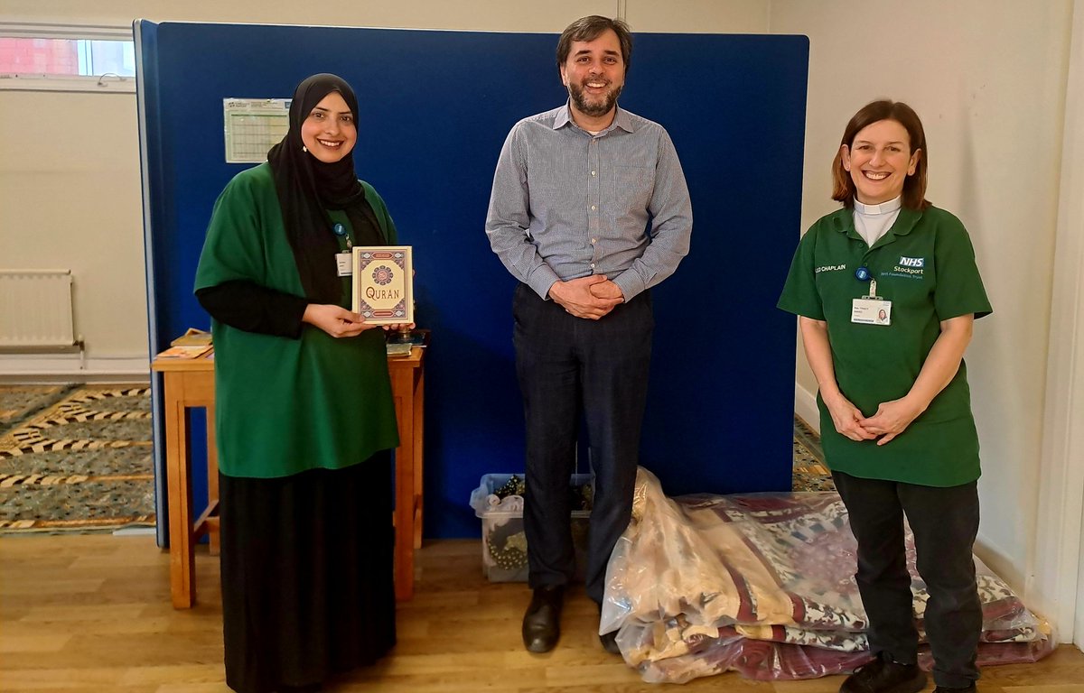 Stockport Patient Experience (@stockportptexp) on Twitter photo Thank you to <a href="/CheadleMosque/">Cheadle Mosque</a> for your kind donations for <a href="/StockportNHS/">Stockport NHS FT</a> staff & patients to use during #RamadanMubarak <a href="/EqualStockport/">Equality & Inclusion Stockport NHS</a> <a href="/NicolaFirth6/">Nicola Firth</a> <a href="/BFraenkel/">Beatrice Fraenkel</a> <a href="/helshow1/">HH</a> <a href="/BromleyAmanda/">Amanda Bromley (she/her) πΊπ¦</a> <a href="/MagsDeakin/">Mags Deakin</a> <a href="/Ruby_Azad/">Ward A1 SHHπ</a> Thank you to <a href="/CheadleMosque/">Cheadle Mosque</a> for your kind donations for <a href="/StockportNHS/">Stockport NHS FT</a> staff & patients to use during #RamadanMubarak <a href="/EqualStockport/">Equality & Inclusion Stockport NHS</a> <a href="/NicolaFirth6/">Nicola Firth</a> <a href="/BFraenkel/">Beatrice Fraenkel</a> <a href="/helshow1/">HH</a> <a href="/BromleyAmanda/">Amanda Bromley (she/her) πΊπ¦</a> <a href="/MagsDeakin/">Mags Deakin</a> <a href="/Ruby_Azad/">Ward A1 SHHπ</a>