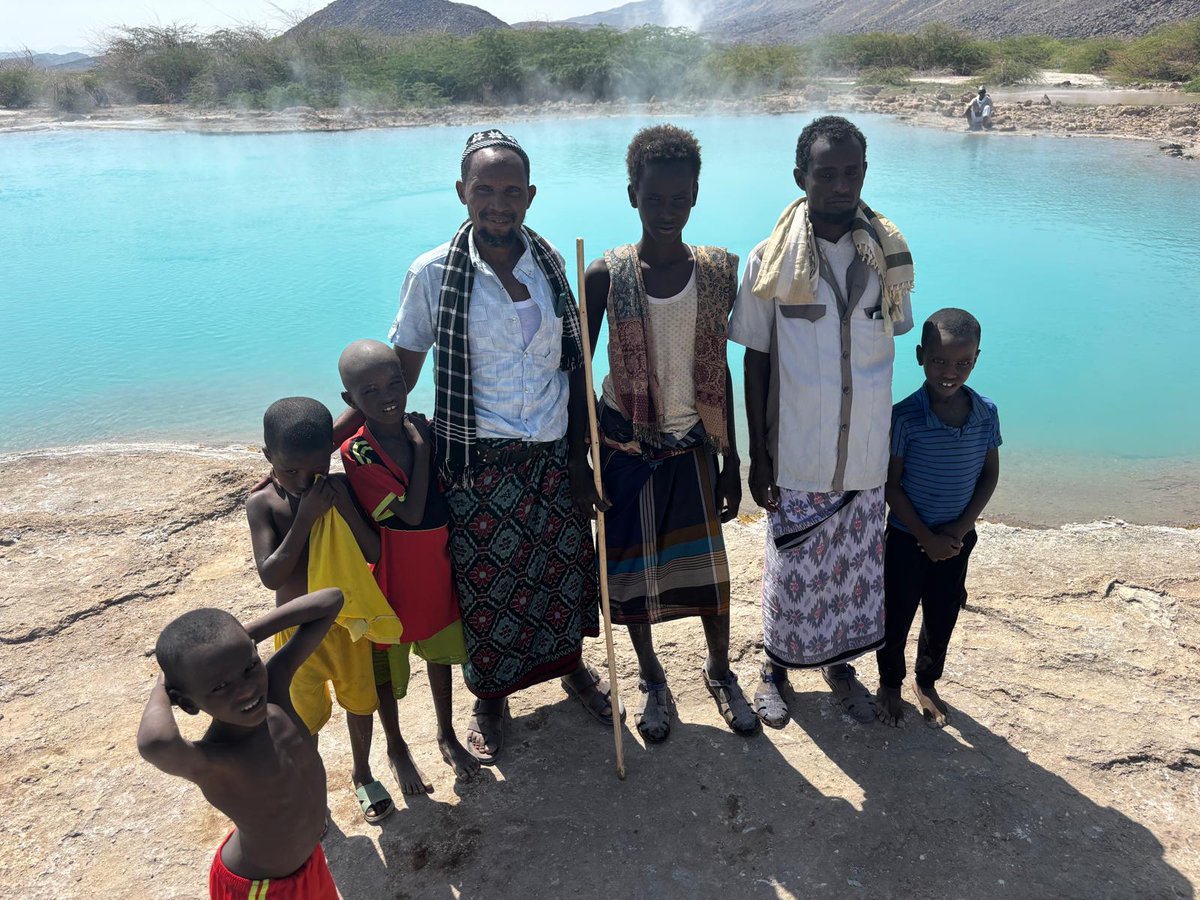 CanGoAfar's tweet photo. Amid meetings and discussions on new humanitarian initiatives—such as scholarships for disadvantaged Afar youth—the Can-Go Afar Foundation team had the chance to visit Alalobad, a breathtaking geothermal hot spring just outside Logiya, Afar State. https://t.co/axLhjlZk75