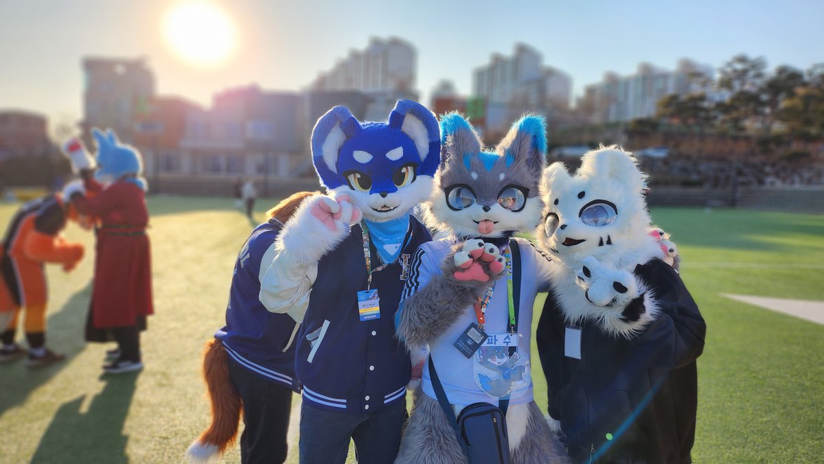 #FurryJoA2025  2일차

<a href="/Walter_Fur/">Walter Fursuit</a> 월터님
<a href="/pasu779/">pasu/파수</a> 파수님
<a href="/wolfpaws5/">WOLFPAW</a> WOLFPAW님