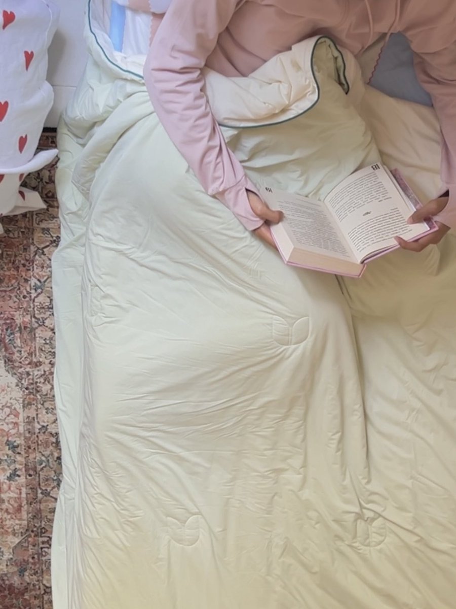 alksmw's tweet image. HOW TO GET COZY SLEEP 🛌 💤 

minimal coba beli 1 aja selimut CoolingSleep Air! dia punya dual sensation hangat &amp;amp; dingin, dan selimutnya tuh berat jadi pas dipake serasa DIPELUK! 😭🙏🏻