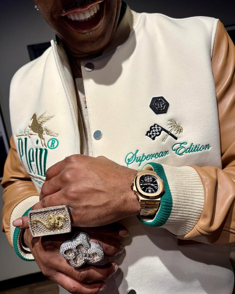 BustaRhymes's tweet image. THE BLESSINGS DON’T STOP SO WE WON’T EVER STOP!!!! AND I WILL NEVER GET TIRED OF TELLING Y’ALL!!!! ANOTHER SUCCESS NIGHT IN THE STUDIO KITCHEN COOKIN’ UP WHILE WE LOOKIN’ LIKE FINE WINE IN OUR #philippplein WIT THAT #sia_collective ON MY FEET👑👑👑👑👑👑👑👑👑 #CAPPUCCINOSLEEVES…