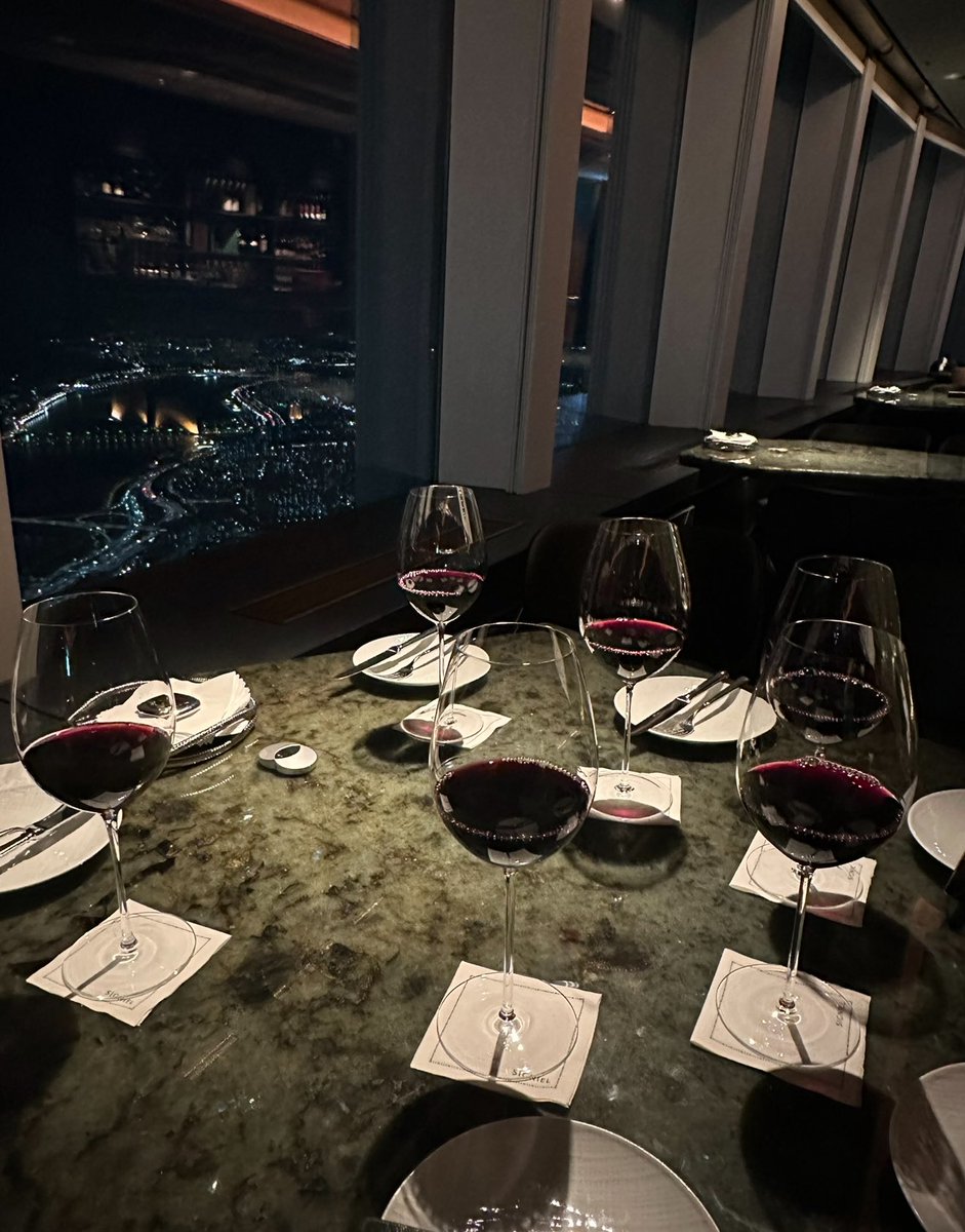 이번주 토요일에 저희 커플이랑 노실 부커/초대녀 있으신가요😘