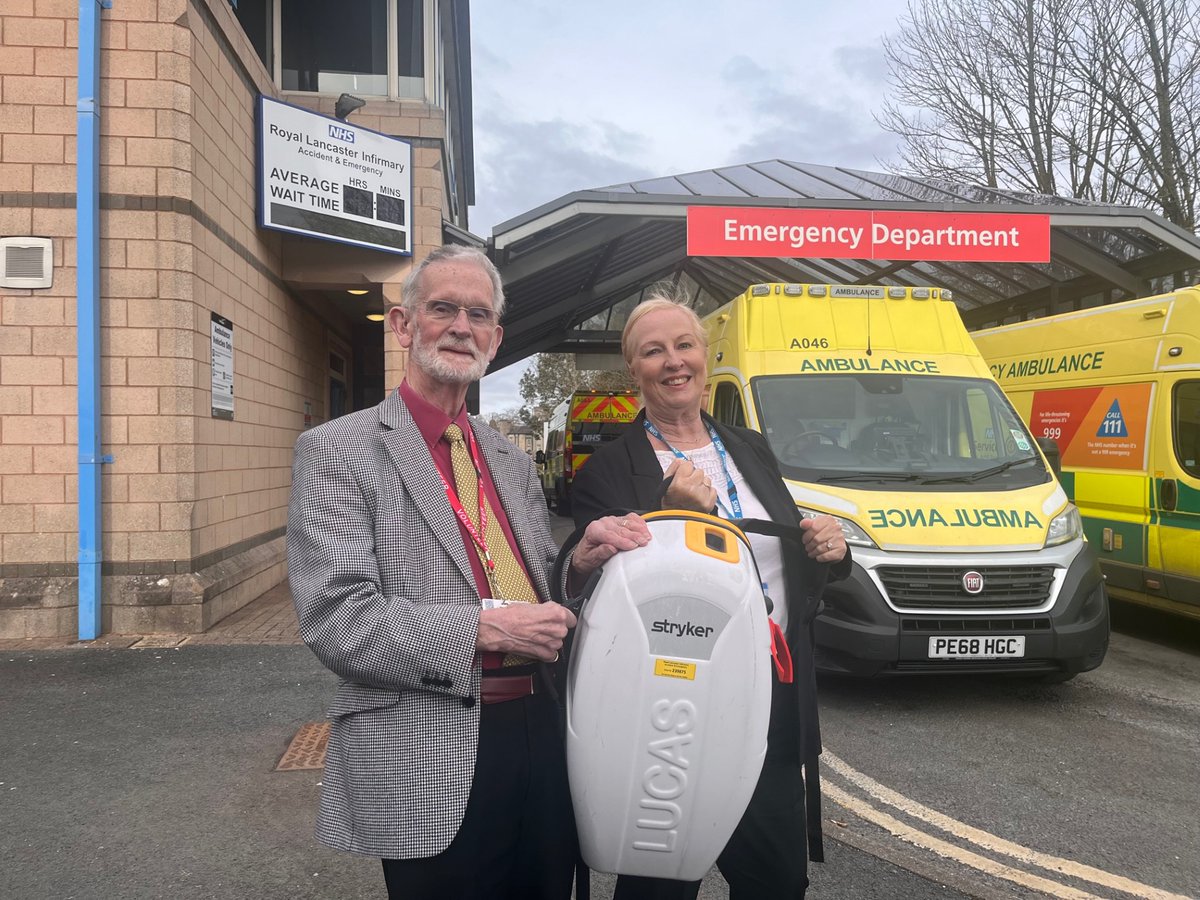bayhospitals's tweet image. Charities fund LUCAS devices for Emergency Departments
Friends of RLI and @bayhospitals have funded LUCAS chest compression systems for the ED at Royal Lancaster Infirmary and Furness General Hospital respectively. Each device costs £12,000 @UHMBT #makingthingsbetter #savinglives