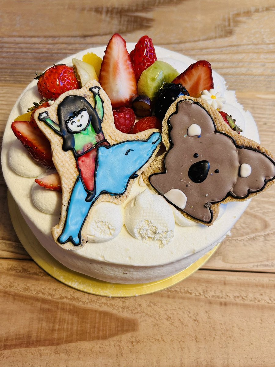 あいみょんHappy Birthday 🎈🎉
生まれてきてくれて、歌手になってくれてありがとう😭❤️❤️
30代のあいみょんの活動も楽しみ😊

私も今日誕生日で29歳になったよー✌🏻
母がケーキを注文しててくれた🥹
ありがとう🐬あいみょんにもお裾分け🐨

<a href="/aimyonGtter/">あいみょん 🦭</a>