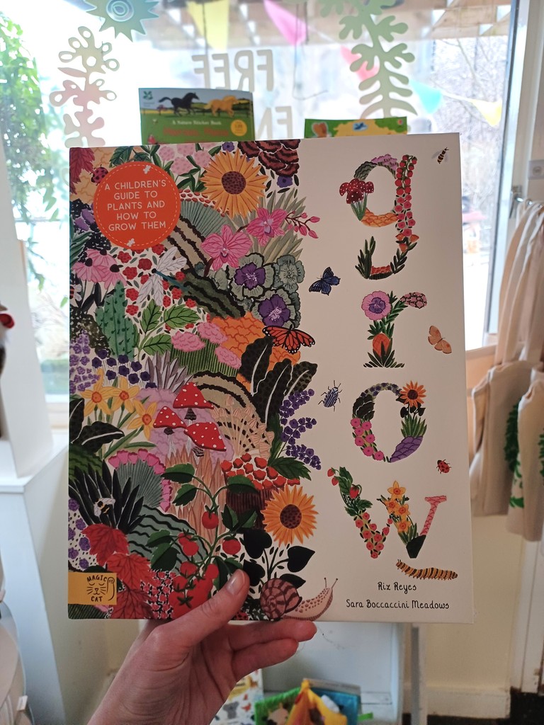 Happy World Book Day! Our farm shop stocks farm, animal and environmental themed books for a whole range of ages.🪴Grow is a first guide for young gardeners, showing you how to grow plants year-round, from daffodils in spring to mushrooms in winter #WorldBookDay #WBD