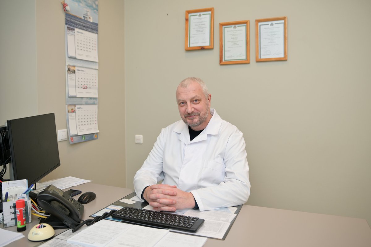 No februāra Ventspils poliklīnikā pacientus pieņem pieredzējis asinsvadu un vispārējās ķirurģijas speciālists Algers Brūveris. Asinsvadu ķirurģija nodarbojas ar vēnu, artēriju un limfavdu slimību diagnostiku un ārstēšanu. ventasbalss.lv/zinas/sabiedri…