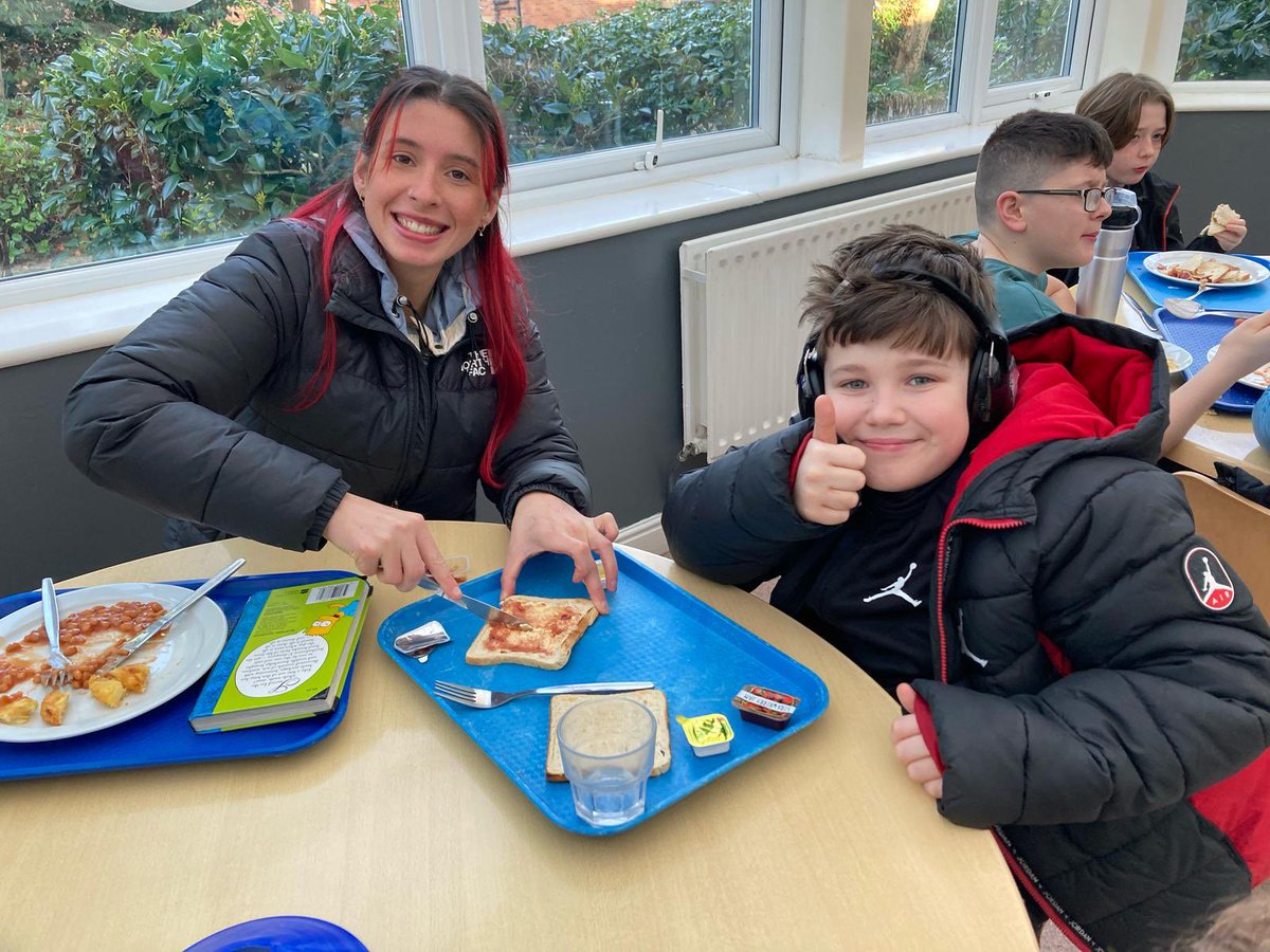 AbbotsLeaSchool's tweet image. PGL 2025 - Day 2 is well underway 👏 Students have enjoyed a full English breakfast and have now headed out to their first activities! We have canoeing and archery tag first 🏹 🛶 🍳 #PGL #KS2/3 #outdooradventure