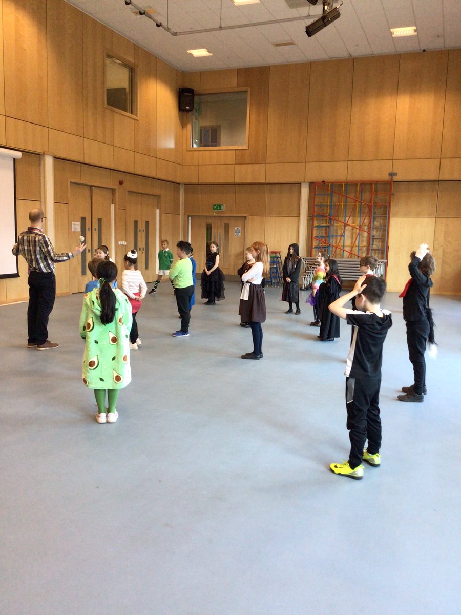 Y3VS learning about Romeo and Juliet through drama. Y4 are learning about Julius Caesar, Y5 A Midsummer Night’s Dream and Y6 Macbeth. Thank you to @peterkdrama #WorldBookDay #Shakespeare